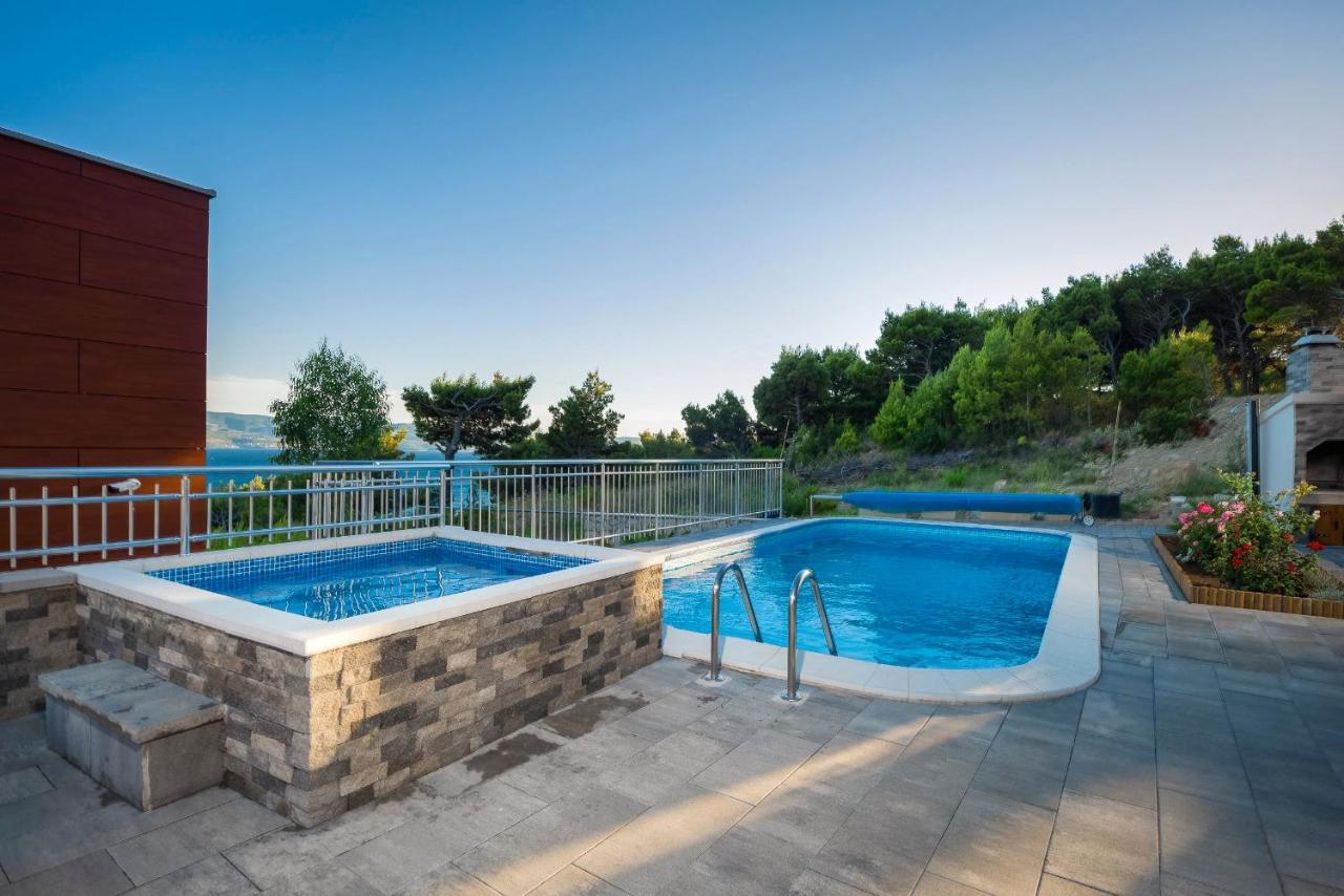 Villa Sara With Sea View And Private Heated Pool Omiš Buitenkant foto
