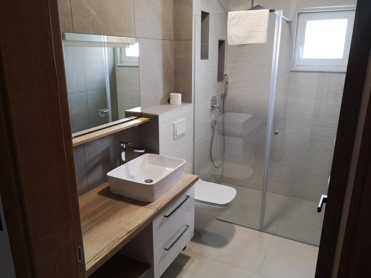 Villa Sara With Sea View And Private Heated Pool Omiš Buitenkant foto