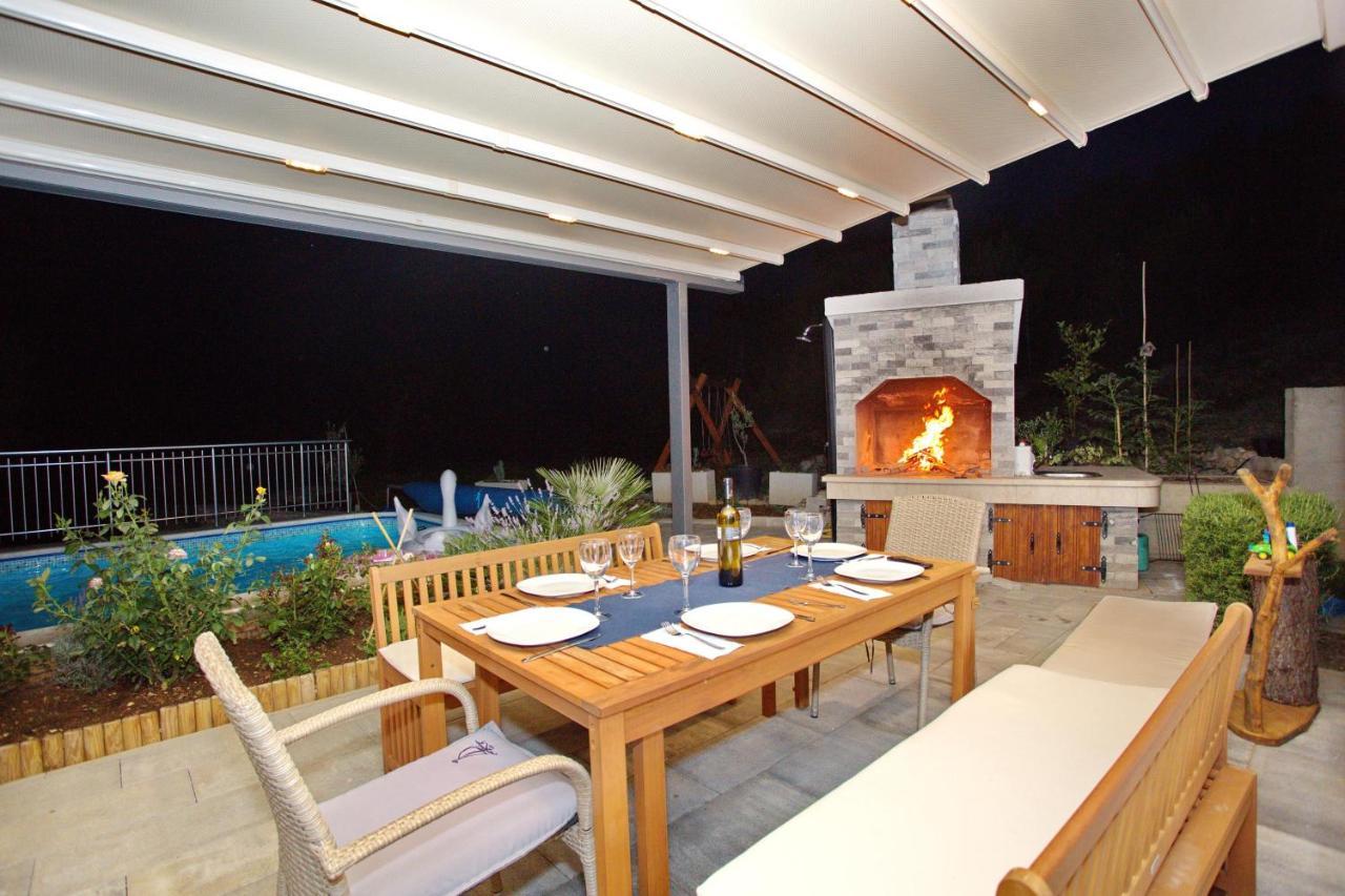 Villa Sara With Sea View And Private Heated Pool Omiš Buitenkant foto
