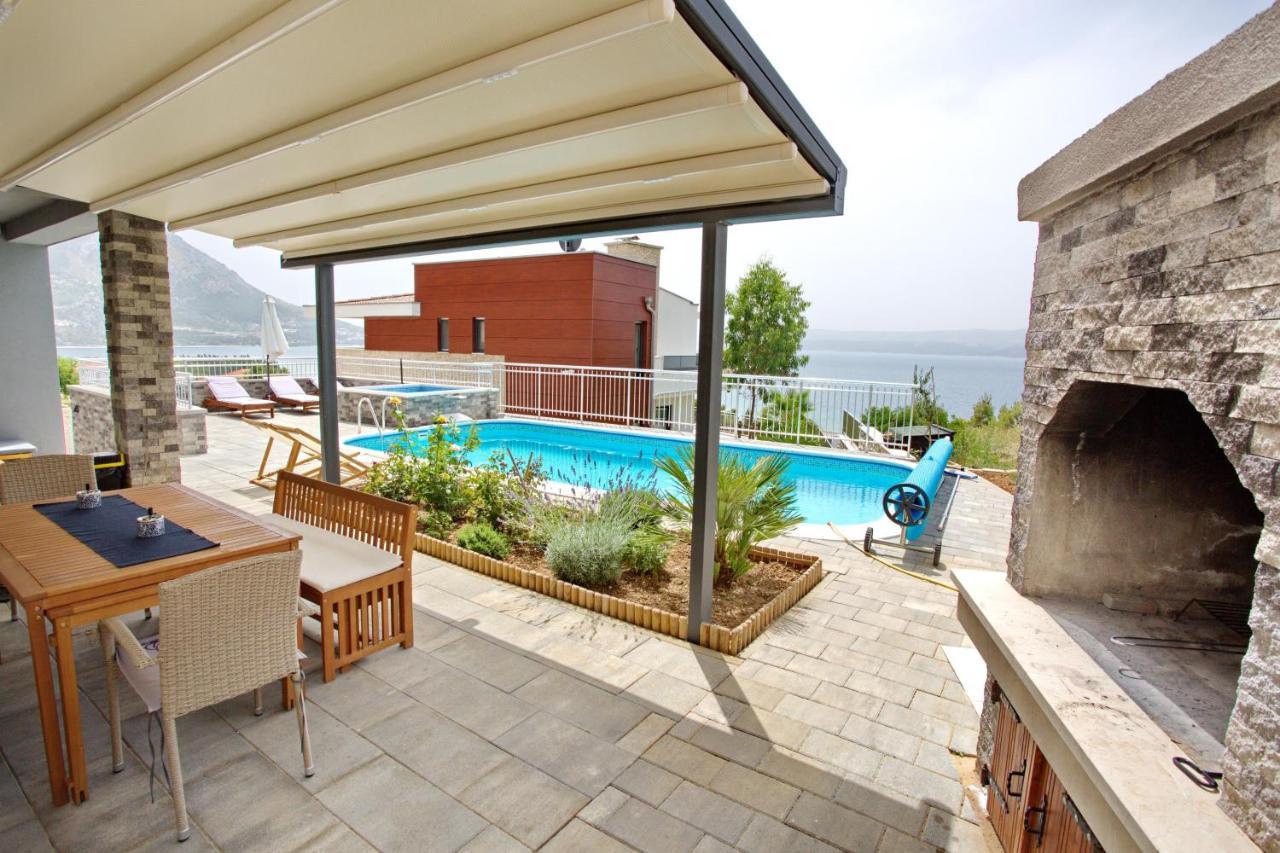 Villa Sara With Sea View And Private Heated Pool Omiš Buitenkant foto