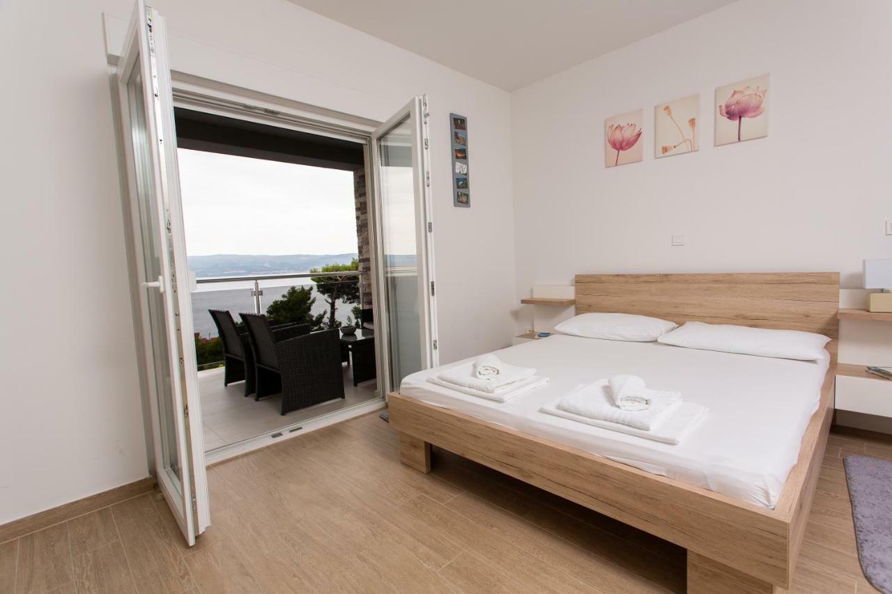 Villa Sara With Sea View And Private Heated Pool Omiš Buitenkant foto