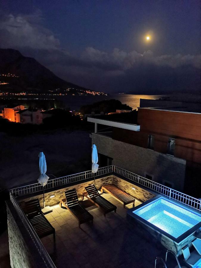 Villa Sara With Sea View And Private Heated Pool Omiš Buitenkant foto